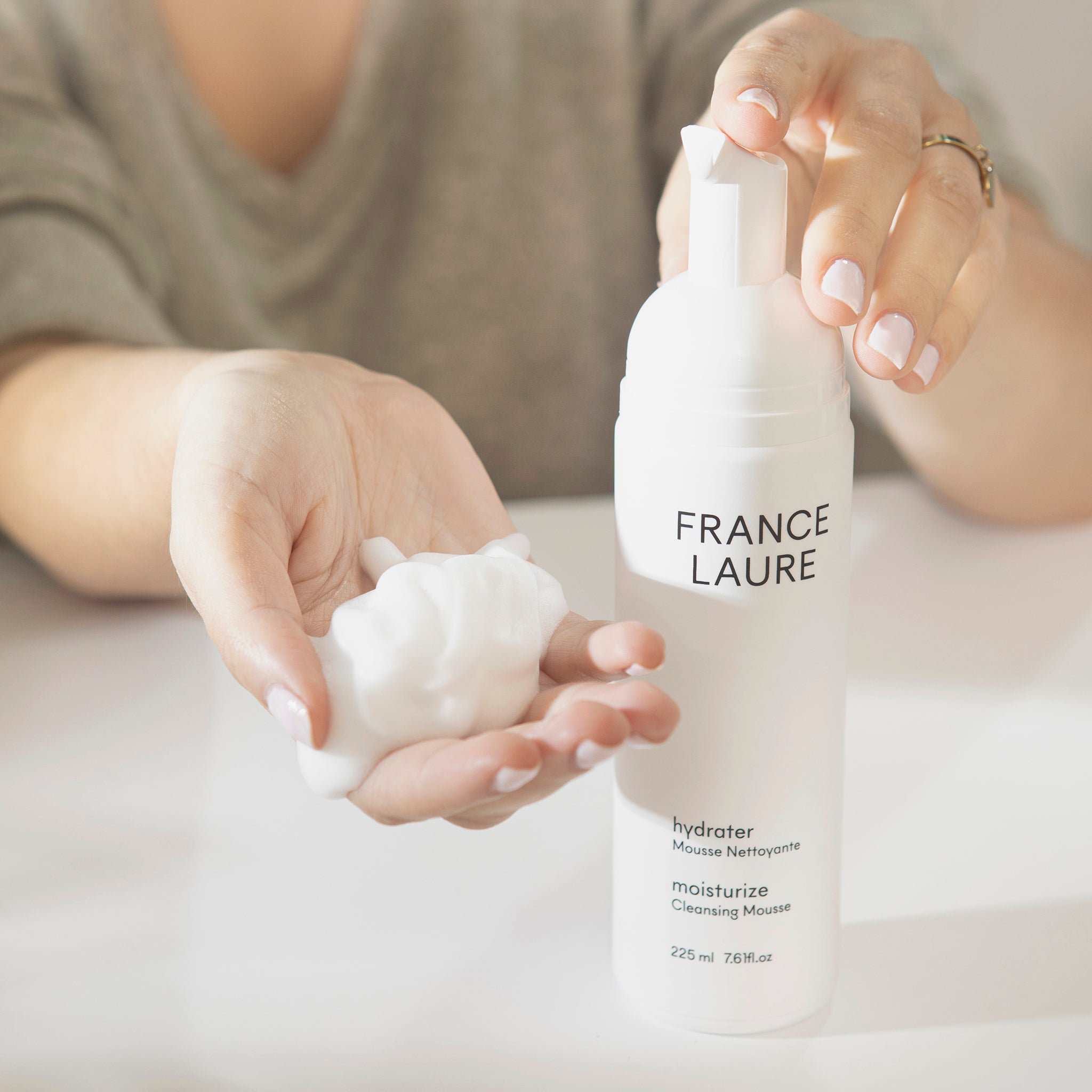 Moisturize Cleansing Mousse
